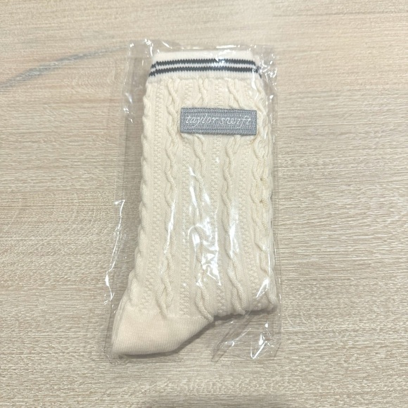 folklore album cardigan socks - Picture 7 of 8